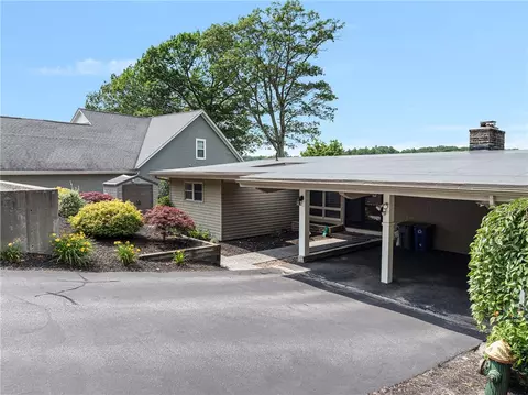144 Aldrich Rd, Glocester, RI 02857