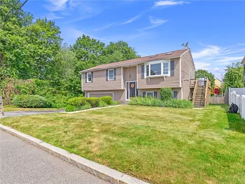 80 Capwell Ave, Woonsocket, RI 02895
