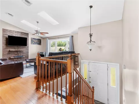 80 Capwell Ave, Woonsocket, RI 02895 photo 7