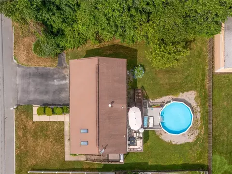 80 Capwell Ave, Woonsocket, RI 02895 photo 18