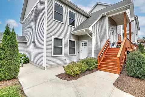 8 Jupiter Ln #B, Richmond, RI 02898