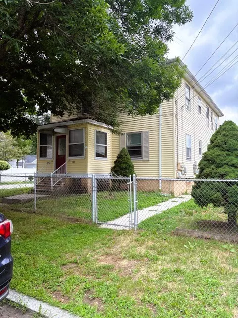 157 Ophelia St, Providence, RI 02909