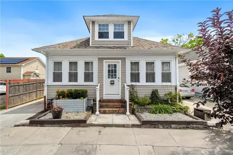12 Searle St, Providence, RI 02905