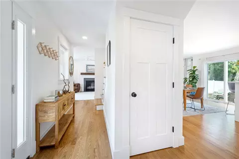 Entry Way - 3 Asylum Rd, Warren, RI 02885 photo 3 of 8