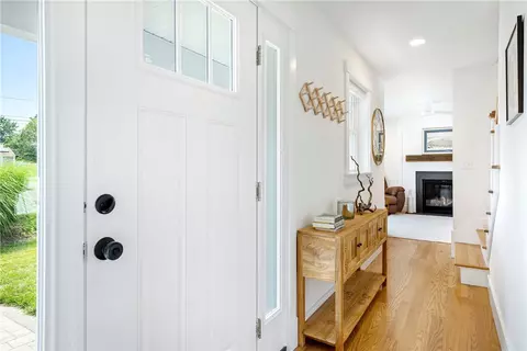 Entry Way - 3 Asylum Rd, Warren, RI 02885 photo 2 of 8