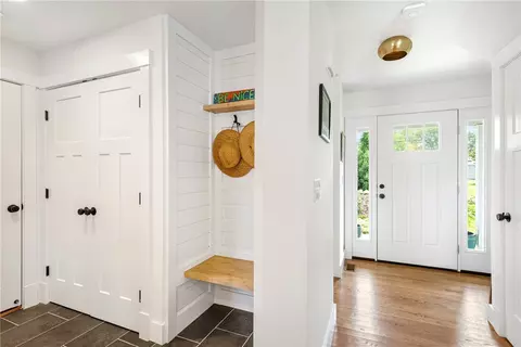 Entry Way - 3 Asylum Rd, Warren, RI 02885 photo 4 of 8