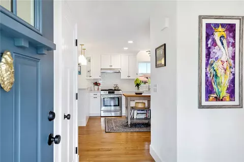 Entry Way - 3 Asylum Rd, Warren, RI 02885 photo 1 of 8