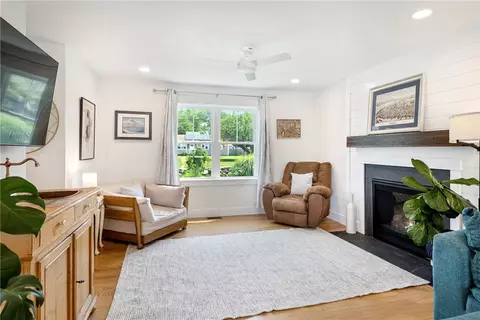 Living - 3 Asylum Rd, Warren, RI 02885 photo 1 of 8