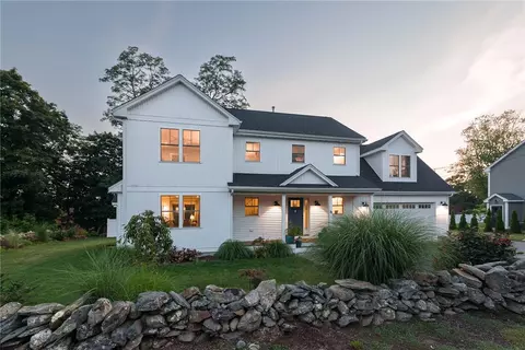 3 Asylum Rd, Warren, RI 02885