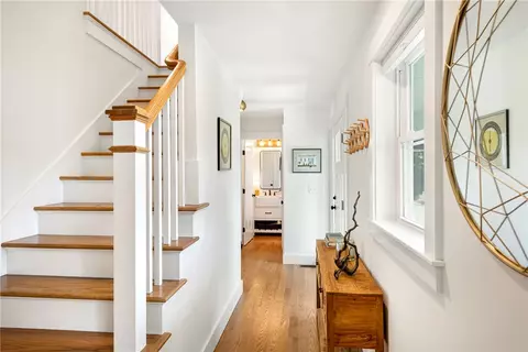 Entry Way - 3 Asylum Rd, Warren, RI 02885 photo 7 of 8
