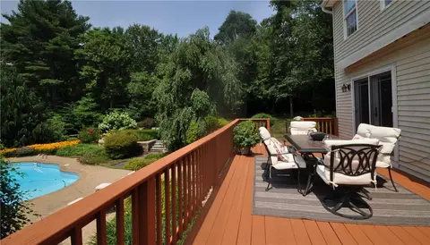 83 Rolling Hill Dr, Exeter, RI 02822 photo 3