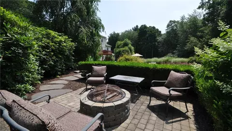 83 Rolling Hill Dr, Exeter, RI 02822 photo 4