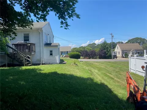 Exterior - 35 Bellevue Ave, Westerly, RI 02891 photo 2 of 5