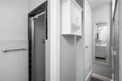 Bath - 190 Linden Ave, Woonsocket, RI 02895 photo 2 of 2
