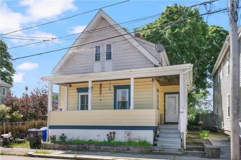 88 Lincoln Ave, Riverside, RI 02915