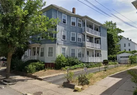 92 Darling St, Central Falls, RI 02863