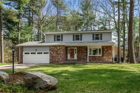 111 Wood Cove Dr, Coventry, RI 02816