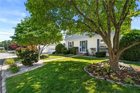 7 Tara St, North Providence, RI 02904