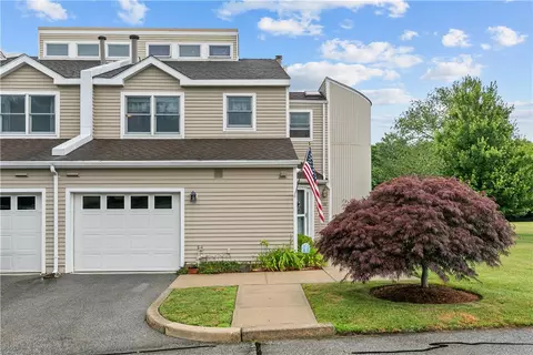 58 Lawton Brook Ln #58, Portsmouth, RI 02871
