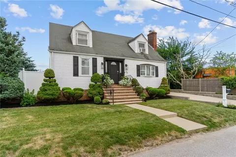 Exterior - 70 Palm Blvd, Warwick, RI 02888 photo 3 of 11