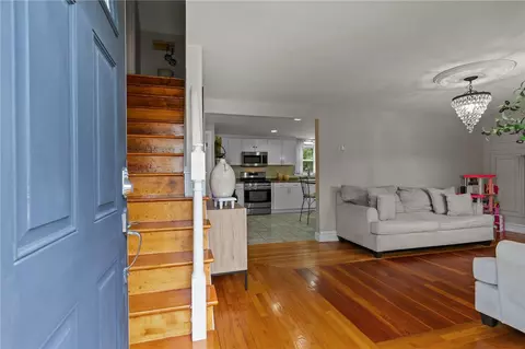 Entry Way - 70 Palm Blvd, Warwick, RI 02888 photo 1 of 5