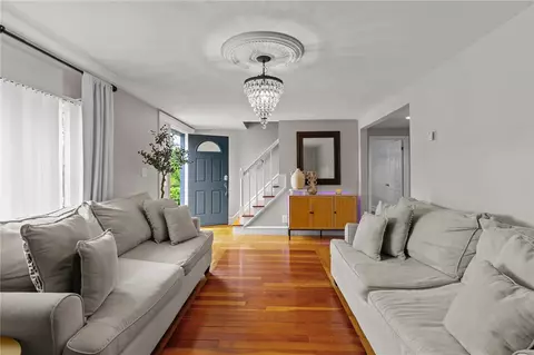 Entry Way - 70 Palm Blvd, Warwick, RI 02888 photo 4 of 5