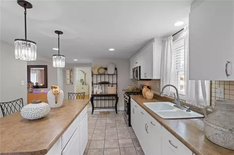 Kitchen - 70 Palm Blvd, Warwick, RI 02888 photo 3 of 3