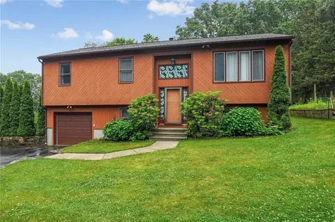 2 Birch St, Johnston, RI 02919