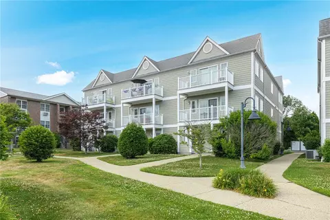 675 Metacom Ave #58, Bristol, RI 02809