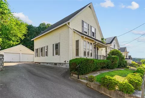 61 Pine St, Woonsocket, RI 02895 photo 2