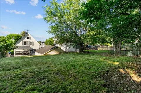 61 Pine St, Woonsocket, RI 02895 photo 37