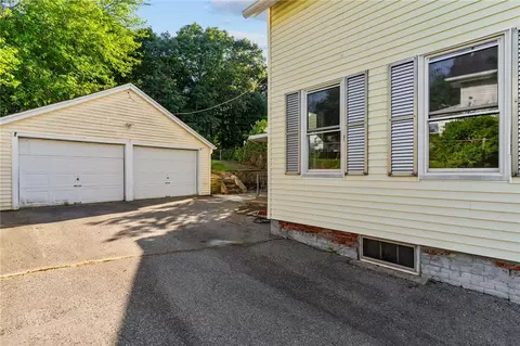 61 Pine St, Woonsocket, RI 02895 photo 3