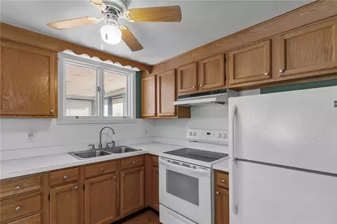 61 Pine St, Woonsocket, RI 02895 photo 10