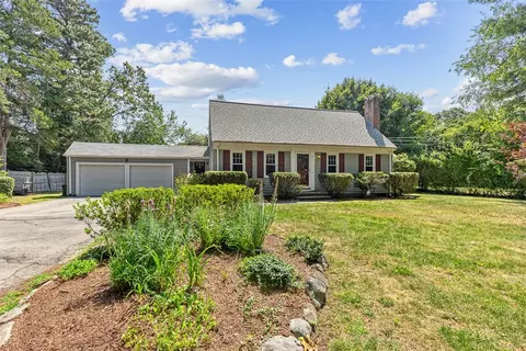 3 Indigo Rd, Barrington, RI 02806