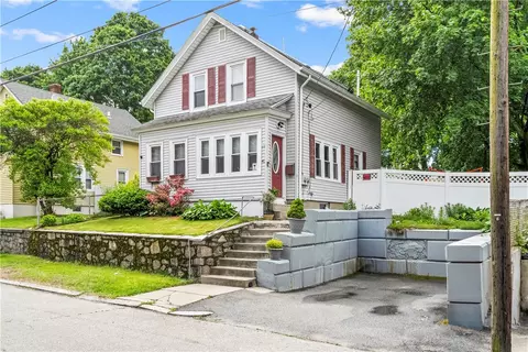 40 Vincent Ave, Pawtucket, RI 02860