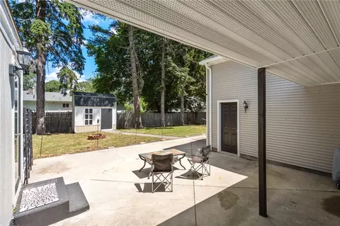 Exterior - 265 Hunt Ave, Warwick, RI 02886 photo 3 of 12