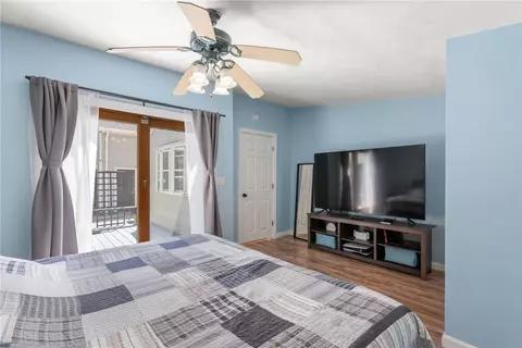 Bedroom - 265 Hunt Ave, Warwick, RI 02886 photo 1 of 4