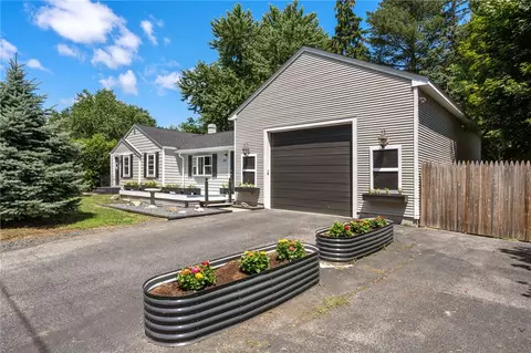 Exterior - 265 Hunt Ave, Warwick, RI 02886 photo 10 of 12