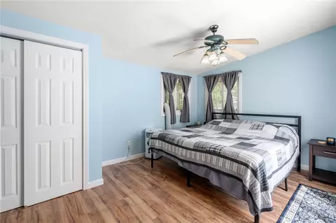 Bedroom - 265 Hunt Ave, Warwick, RI 02886 photo 2 of 4