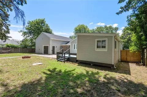 Exterior - 265 Hunt Ave, Warwick, RI 02886 photo 7 of 12