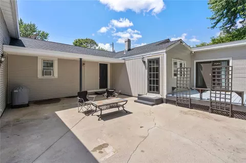Exterior - 265 Hunt Ave, Warwick, RI 02886 photo 4 of 12