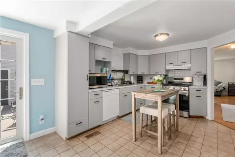 Kitchen - 265 Hunt Ave, Warwick, RI 02886 photo 1 of 4