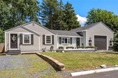 265 Hunt Ave, Warwick, RI 02886