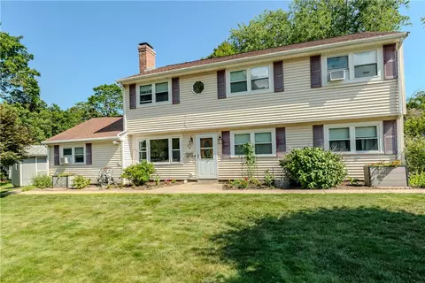 22 Bourbon Pl, Warwick, RI 02888 photo 1