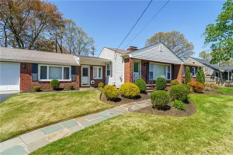 67 Vancouver Ave, Warwick, RI 02886