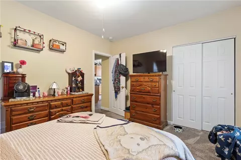 Bedroom - 7 Trent St, Woonsocket, RI 02895 photo 4 of 7