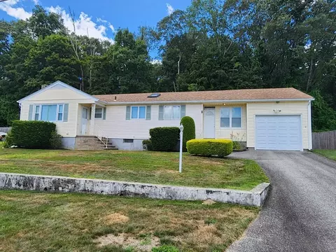 8 Rose Hill Dr, Johnston, RI 02919