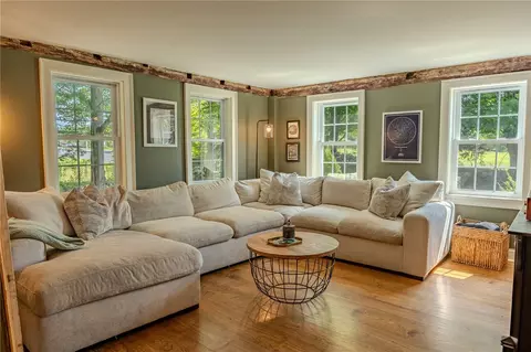 6 Limerock Rd, Smithfield, RI 02917