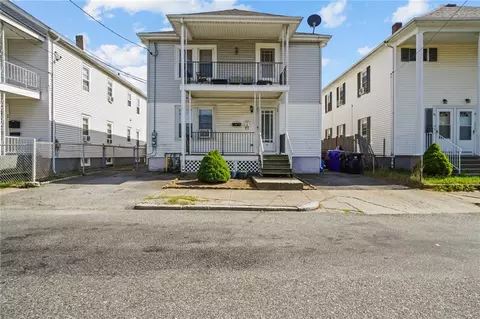 87 Columbine Ave, Pawtucket, RI 02861