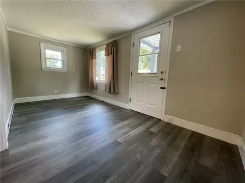 32 Salix St, Warwick, RI 02889 photo 2
